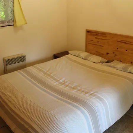 Genevrier Apartment *